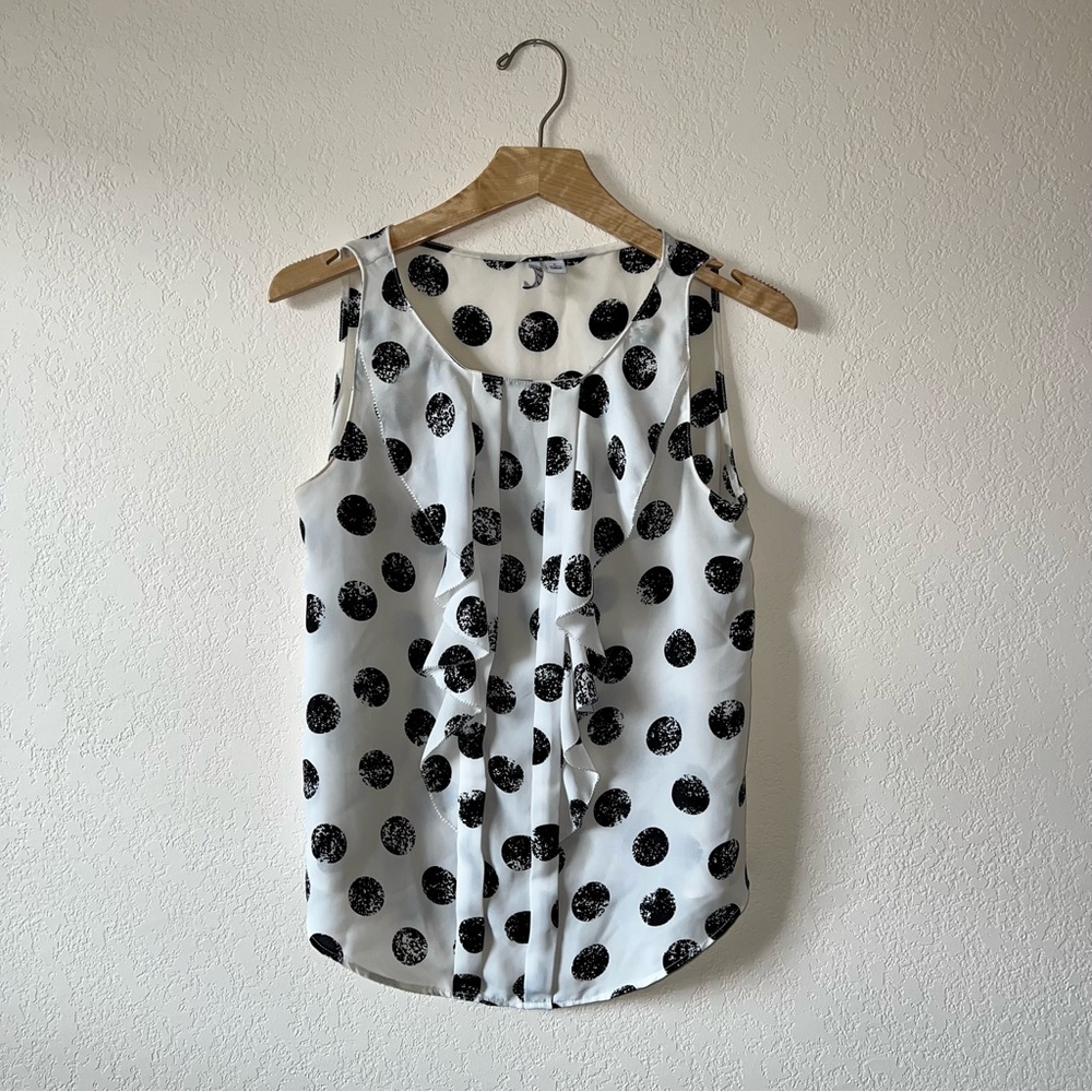 Elle Sleeveless Blouse with Ruffle Front, S, black and white polka dot pattern